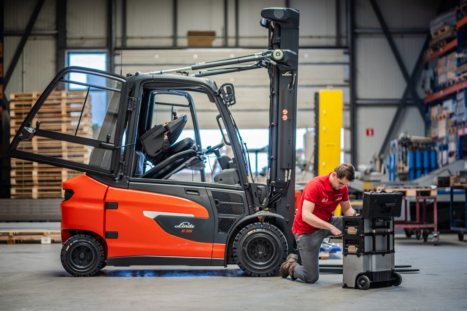 Aan het werk bij Helmond Heftrucks